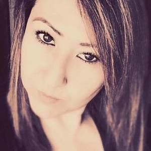 Meet your Posher, Adela